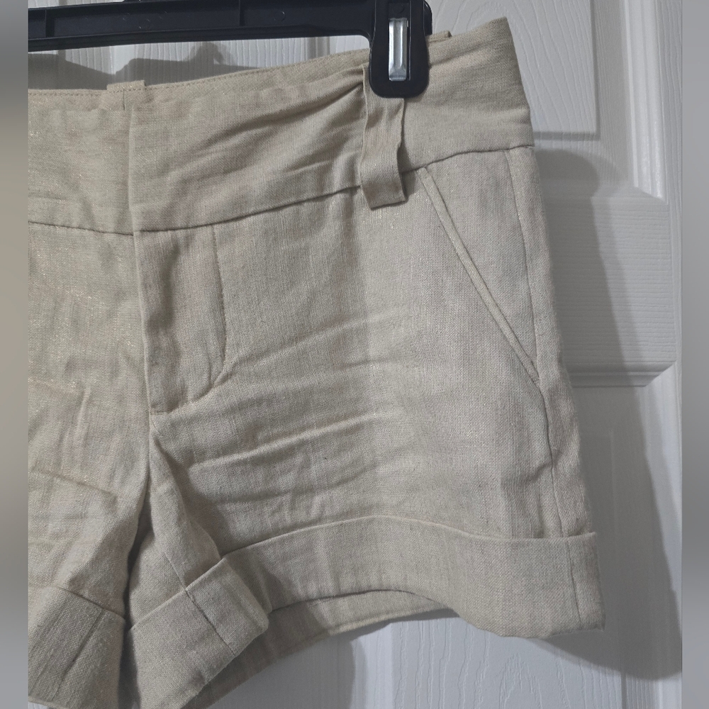 Alice + Olivia Linen Blend Low Rise Cuffed Chino Micro Shorts, Size 2, EUC! - Picture 4 of 13